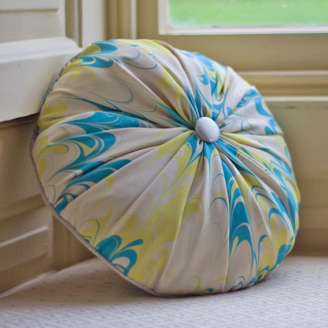 carnaby-round-cushion-is